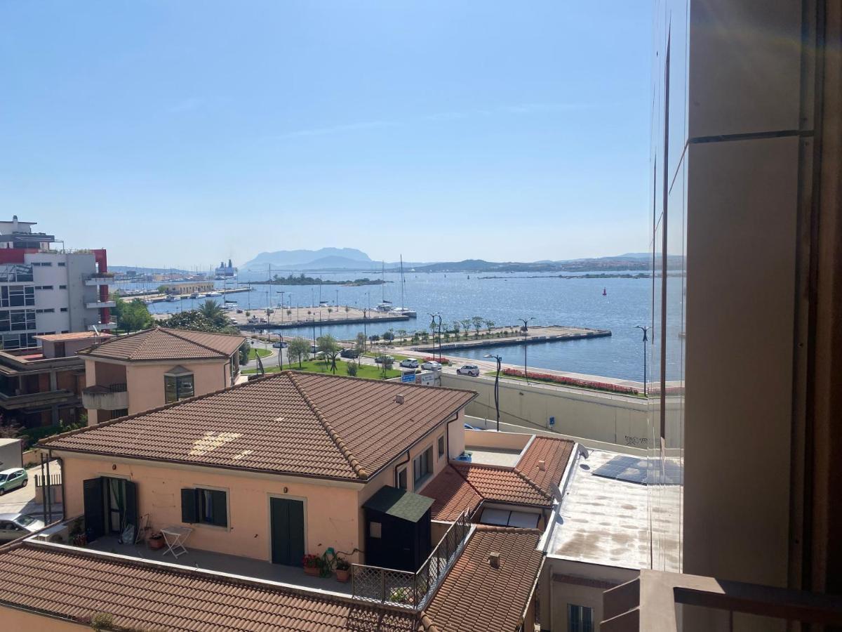 Seaside Apartments Casa Carla E Casa Andrea Olbia Exteriör bild